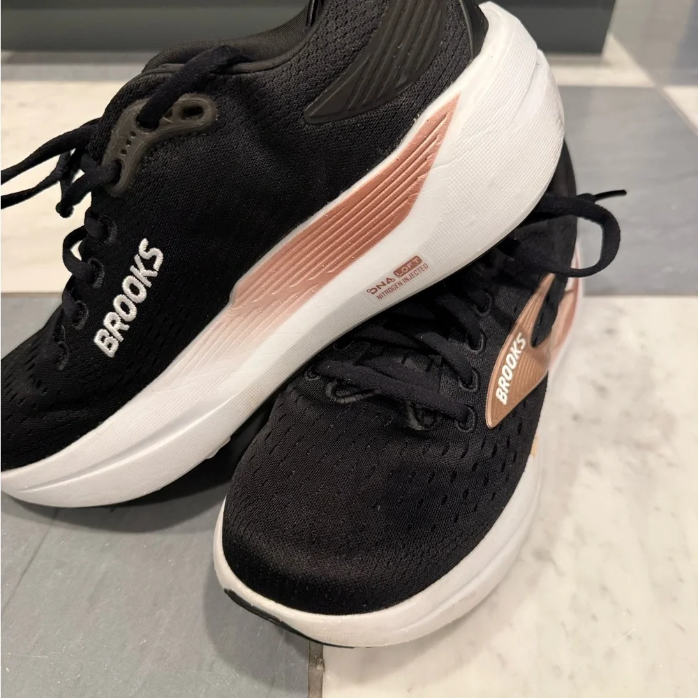 Brooks Ghost Max 3 Running Shoe - Picture 6 of 9